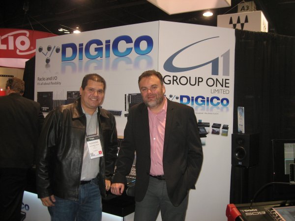 Alexander Rojas y James Gordon de DiGiCo