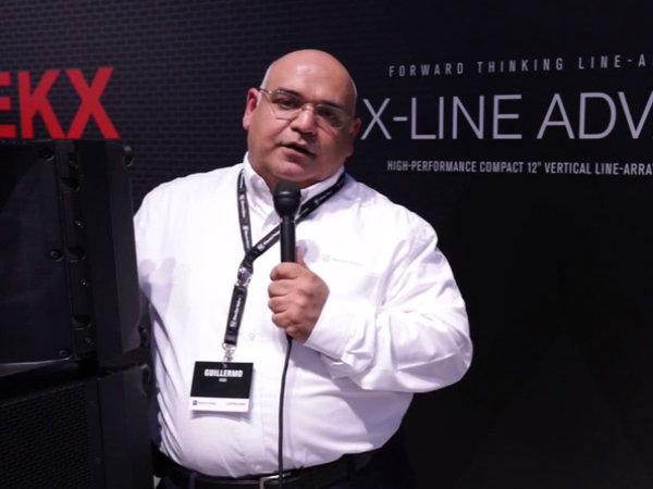 Guillermo Wabi presentando la X-Line Advanced de Electro-Vooice. Foto cortesa del grupo Bosch